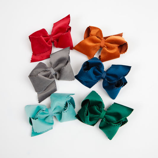 Medium Scalloped Edge Bow